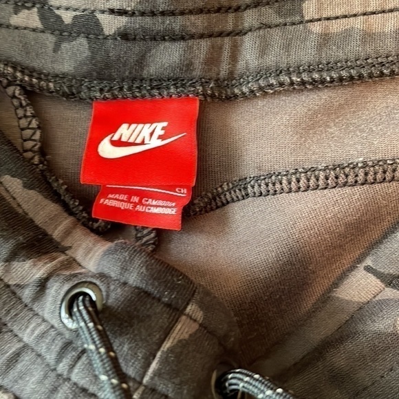 NIKE Tech Fleece Joggers Camo Size Small - Picture 5 of 13